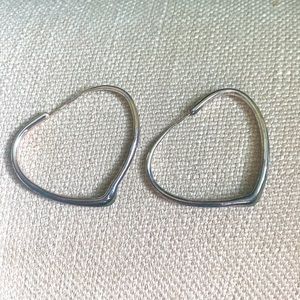 Silver heart earrings. 925 marking.
